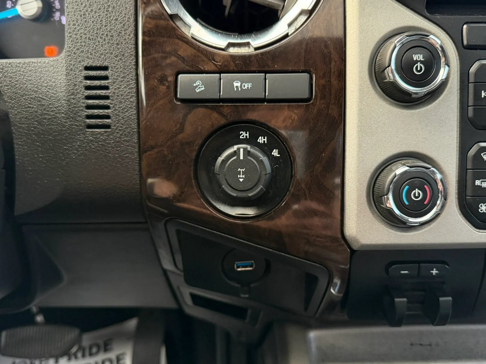 Used 2014 Ford F350 Lariat w/ Lariat Ultimate Package AWD/4WD image 53