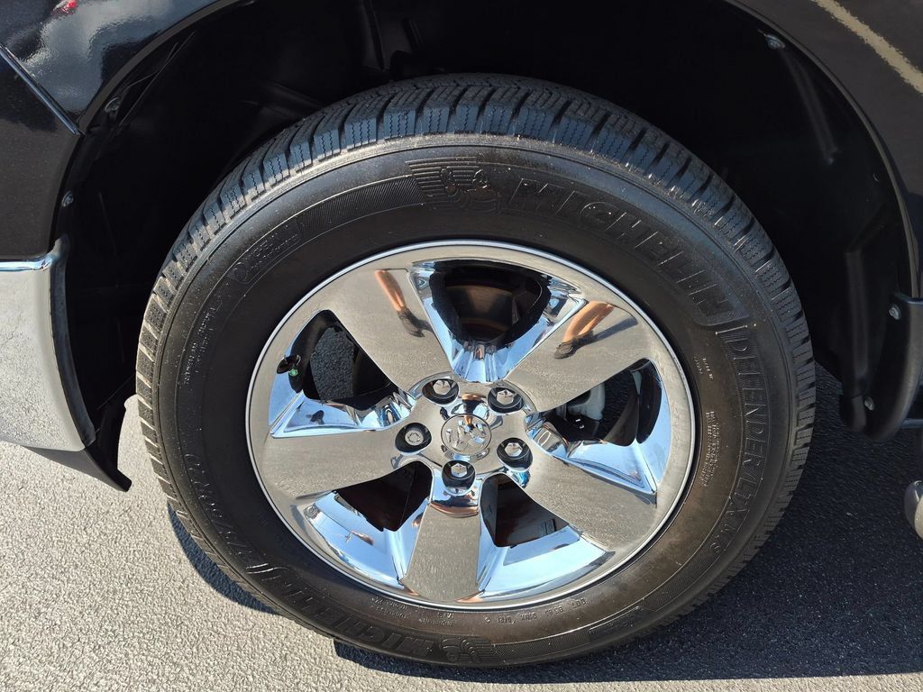 Used 2019 RAM 1500 Big Horn AWD/4WD image 9