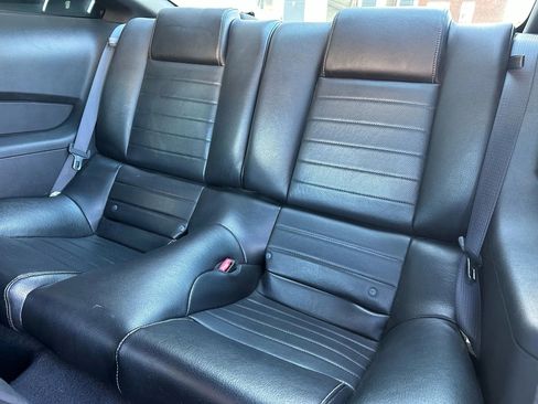 Used 2010 Ford Mustang GT image 11