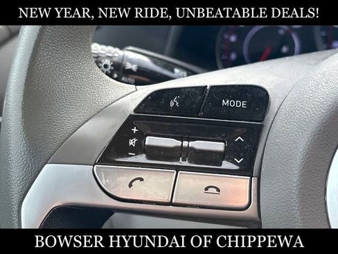 Used 2023 Hyundai Elantra SEL image 18