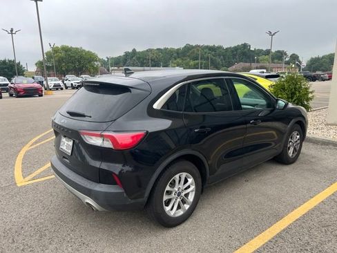 Used 2022 Ford Escape SE w/ Convenience Package FWD image 3