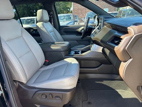 Used 2021 Chevrolet Tahoe LT w/ LT Signature Package image 22