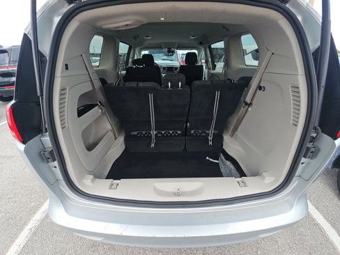 Used 2023 Chrysler Voyager LX FWD image 16
