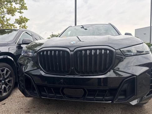 Used 2025 BMW X5 xDrive40i w/ M Sport Package AWD/4WD image 2