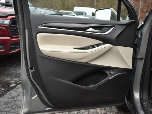 Used 2019 Buick Enclave Essence image 12