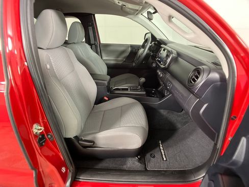 Used 2020 Toyota Tacoma SR image 5