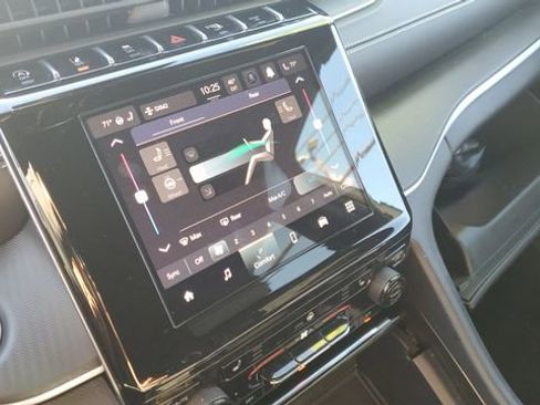 Certified 2024 Jeep Grand Cherokee L Laredo image 12