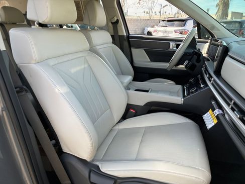 Used 2025 Hyundai Santa Fe SEL image 39