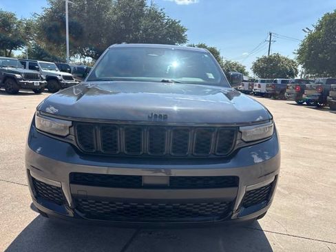 Certified 2024 Jeep Grand Cherokee L Limited w/ Black Appearance Package AWD/4WD image 2
