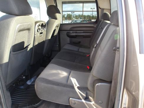 Used 2011 Chevrolet Silverado 2500 LT w/ Interior Plus Package AWD/4WD image 10