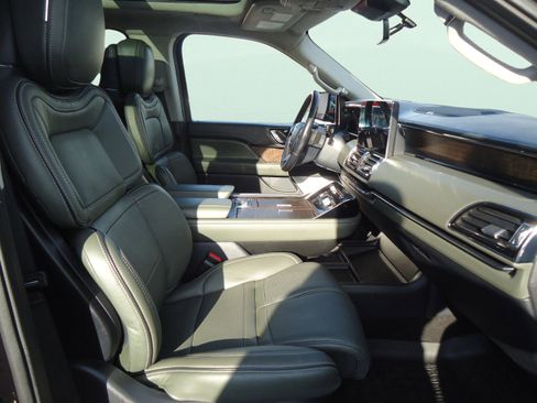 Used 2022 Lincoln Navigator L Black Label image 31