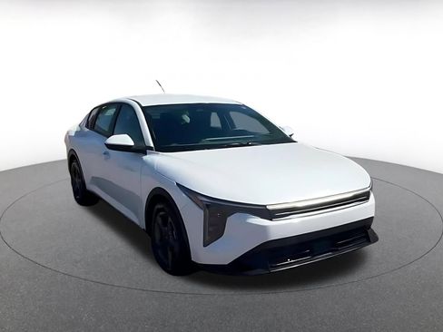Used 2025 Kia K4 LXS FWD image 3