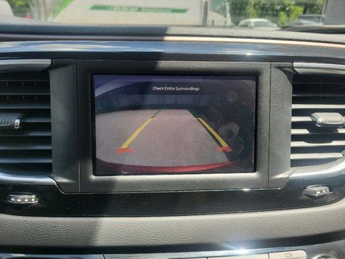 Used 2023 Chrysler Voyager LX FWD image 15