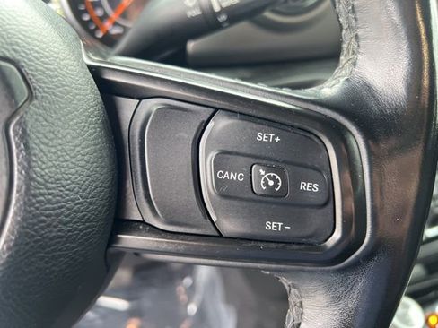 Used 2021 Jeep Gladiator Sport image 29