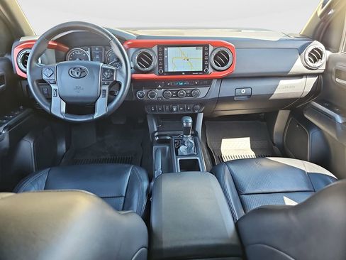 Used 2020 Toyota Tacoma TRD Off-Road w/ TRD Premium Off Road Package AWD/4WD image 20