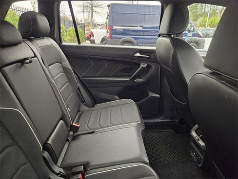 Used 2024 Volkswagen Tiguan SEL R-Line image 7