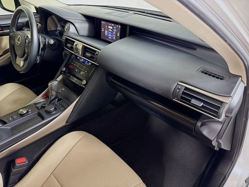 Used 2018 Lexus IS 300 w/ Premium Package RWD image 31