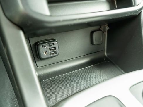 Used 2022 Chevrolet Colorado LT image 28