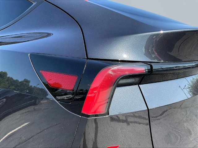 Used 2026 Tesla Model Y 2WD image 24