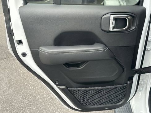 Certified 2022 Jeep Wrangler Unlimited Sahara w/ Cold Weather Group image 27