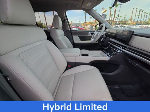 Used 2025 Hyundai Santa Fe Limited FWD image 18