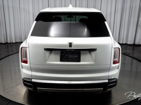 Used 2021 Rolls-Royce Cullinan image 17