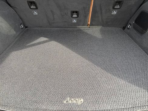 Used 2025 Jeep Grand Cherokee Summit AWD/4WD image 17