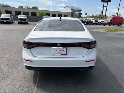 Used 2025 Honda Accord SE image 7