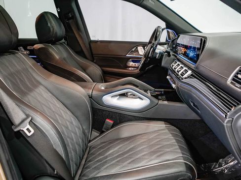 Used 2024 Mercedes-Benz Maybach GLS 600 4MATIC image 16