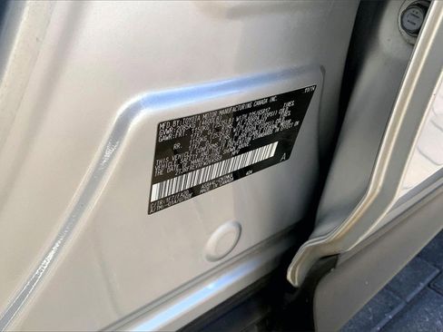 Used 2015 Toyota RAV4 XLE image 18