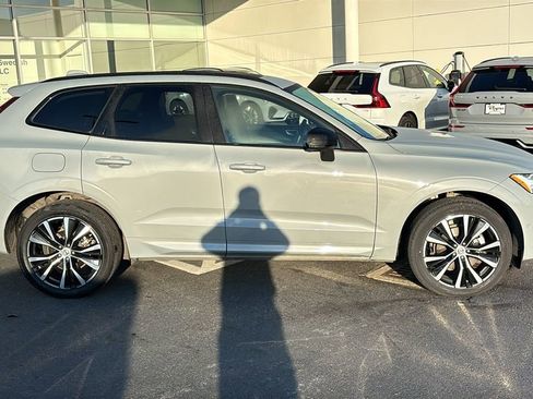 Certified 2024 Volvo XC60 B5 Plus AWD/4WD image 27