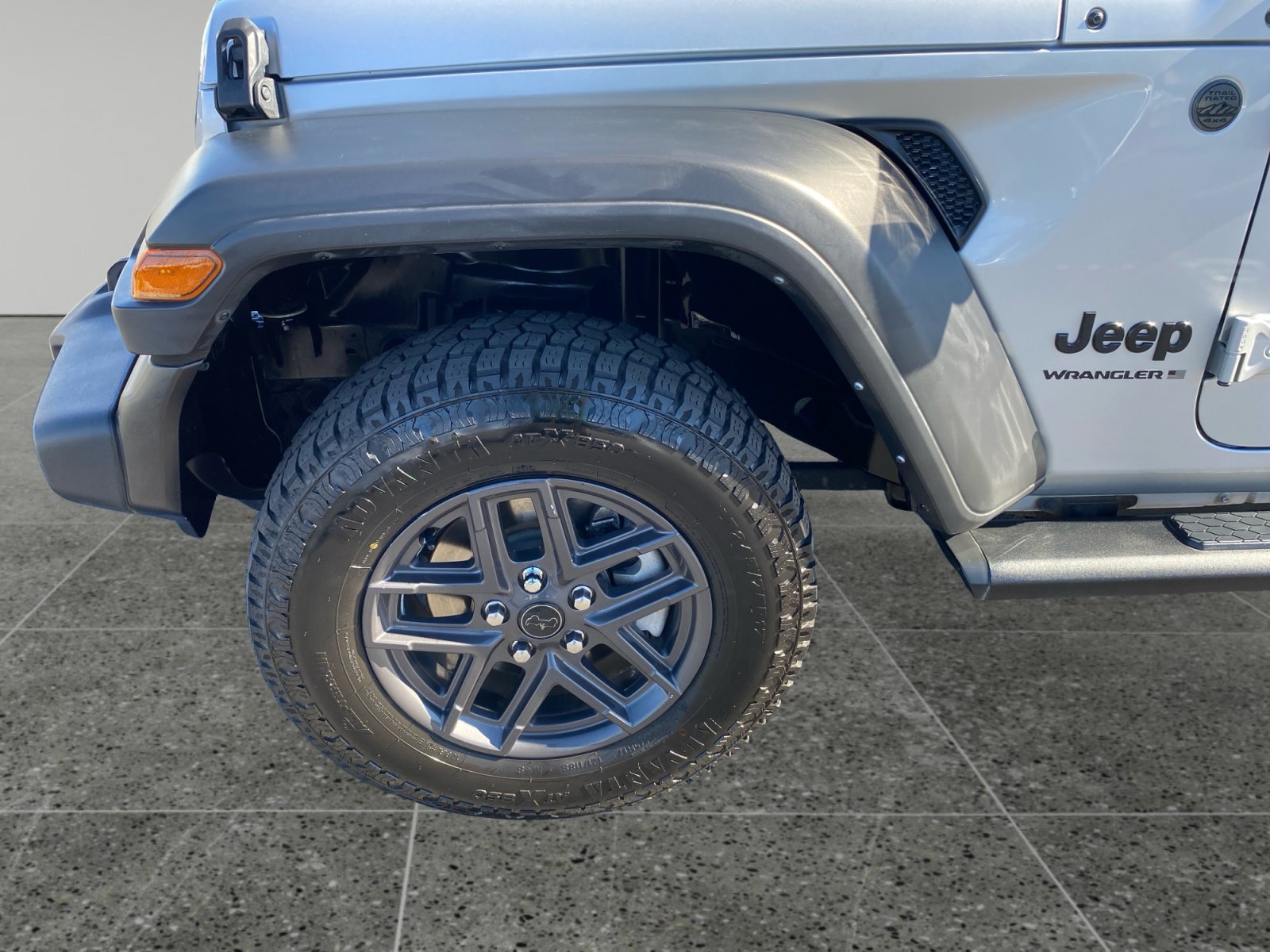 Used 2024 Jeep Wrangler Unlimited Sport AWD/4WD image 14