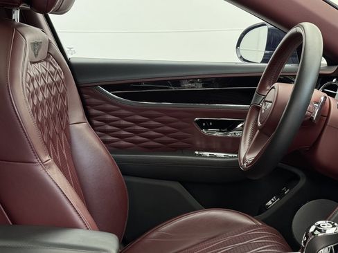 Used 2020 Bentley Flying Spur W12 image 42