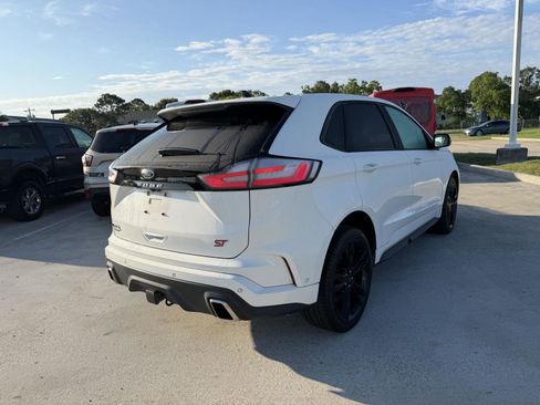 Used 2022 Ford Edge ST w/ Equipment Group 401A AWD/4WD image 4