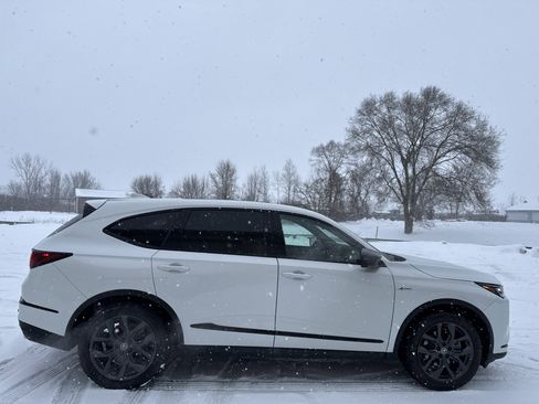 Used 2023 Acura MDX A-Spec image 2