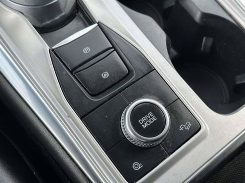 Used 2022 Ford Explorer XLT w/ Equipment Group 202A AWD/4WD image 21