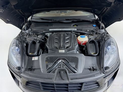 Used 2018 Porsche Macan GTS image 38