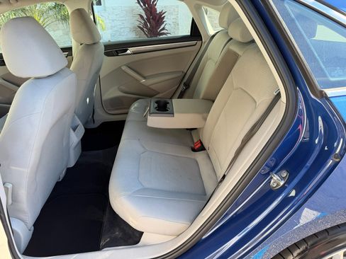 Used 2016 Volkswagen Passat 1.8T R-Line image 34