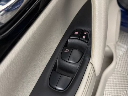 Certified 2022 Nissan Rogue Sport SV FWD image 23