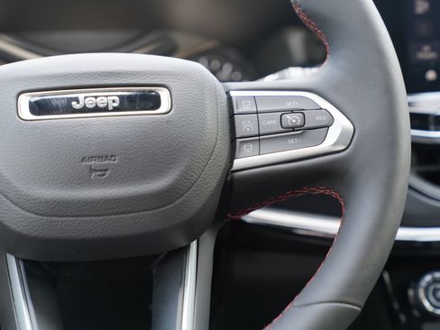 Used 2026 Jeep Compass Trailhawk AWD/4WD image 19