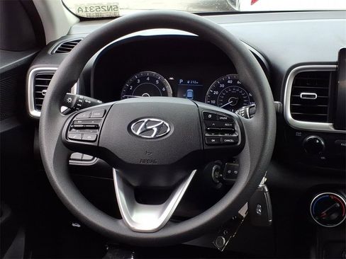 Used 2021 Hyundai Venue SE image 14