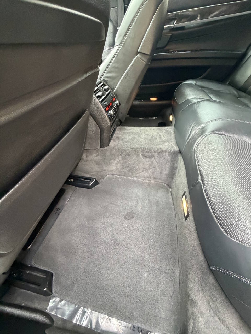 Used 2014 BMW 750Li RWD image 24