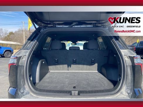 Used 2025 Chevrolet Equinox LT AWD/4WD image 12