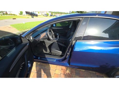 Used 2023 Tesla Model 3 Standard Range RWD image 5