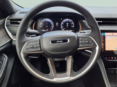 New 2026 Jeep Grand Cherokee Altitude AWD/4WD image 20