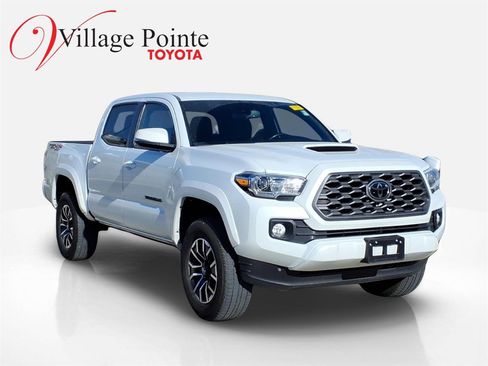 Used 2021 Toyota Tacoma TRD Sport image 3