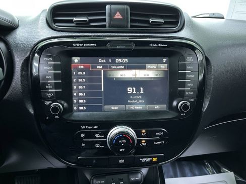 Used 2015 Kia Soul ! w/ Sun & Sound Package image 20