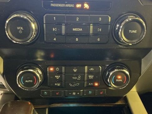 Used 2019 Ford F150 Lariat image 16