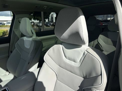 New 2025 Volvo EX90 Ultra image 15