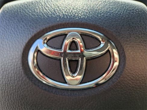 Used 2024 Toyota Camry SE image 32